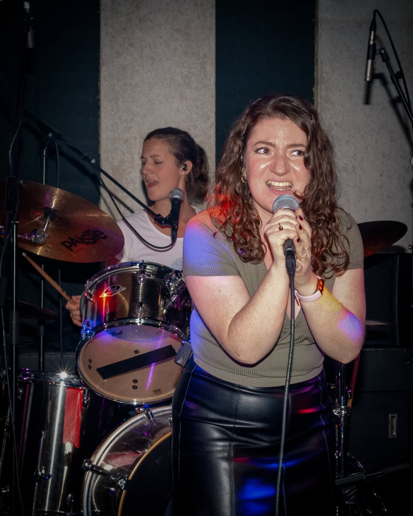 Ivy Takes Over Knalt Nog Steeds!