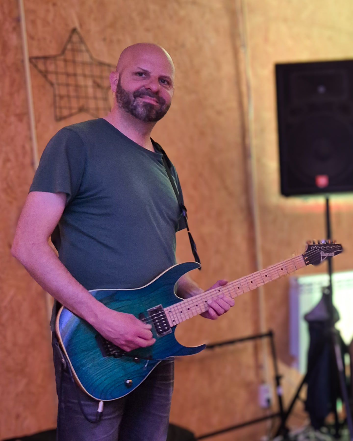 Ontmoet Roelof: onze nieuwe riff-kampioen met een verrassend gezellige vibe