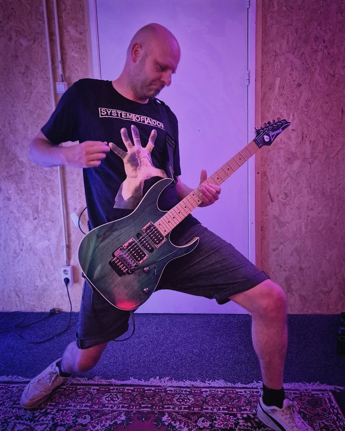 Roelof rockt die gitaar en wij zijn erbij!