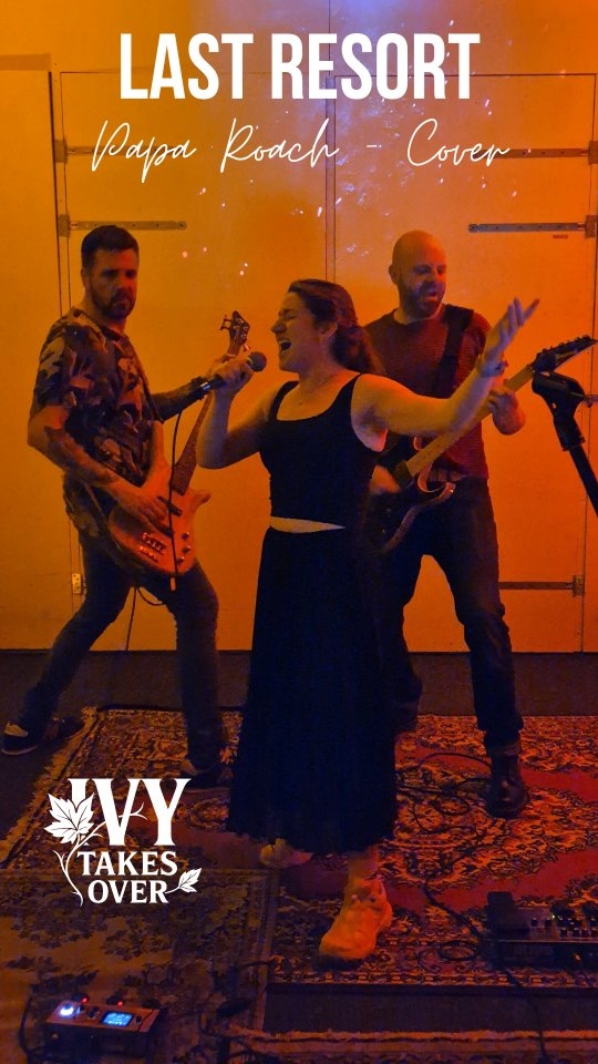 Last Resort – rauw, live en met een knallende drummer!