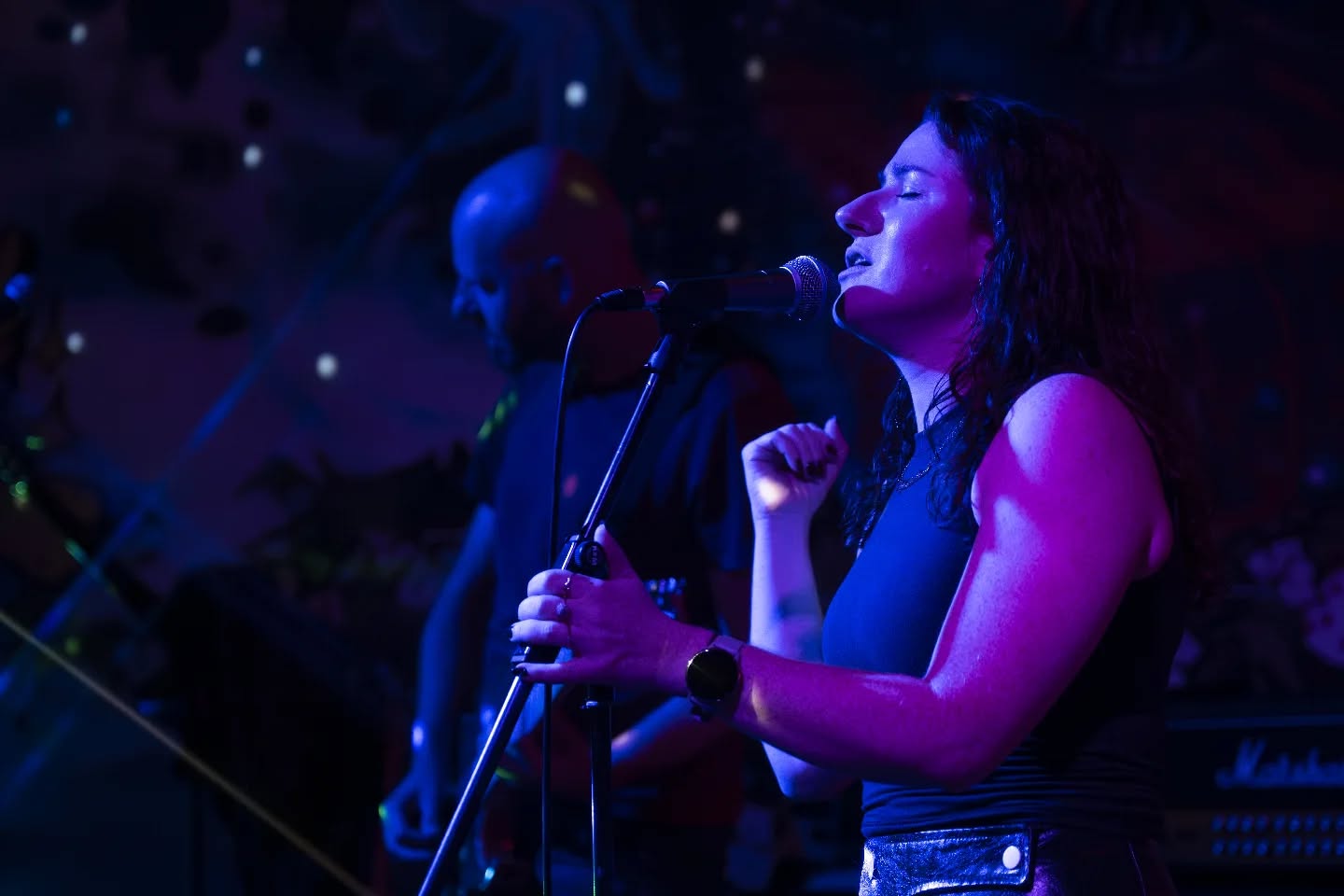 Rust in de Chaos: Een Avond met Ivy Takes Over