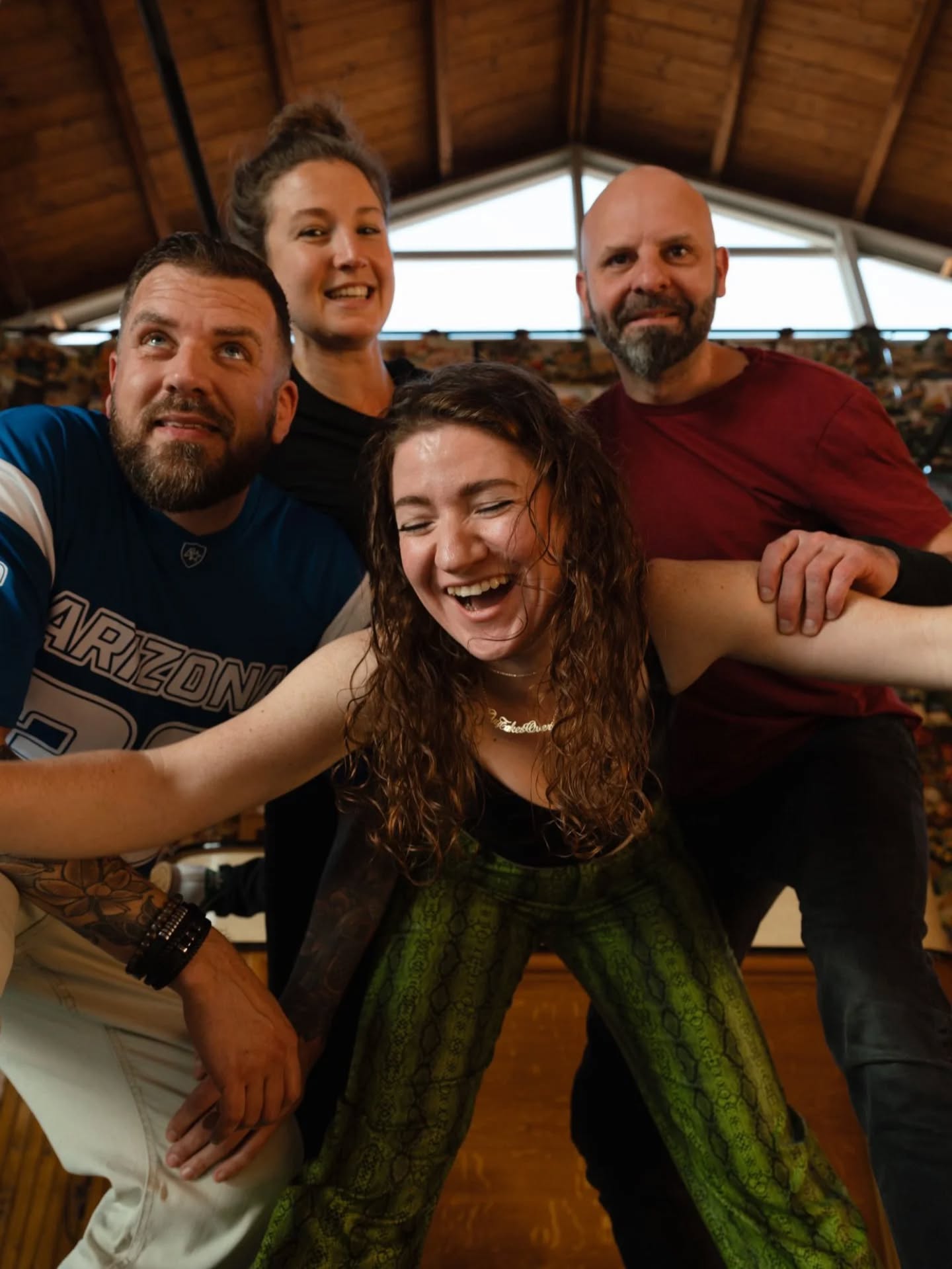 Een Nieuwjaarsknal met Ivy Takes Over!