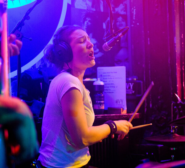 Zingende Drummer Friek