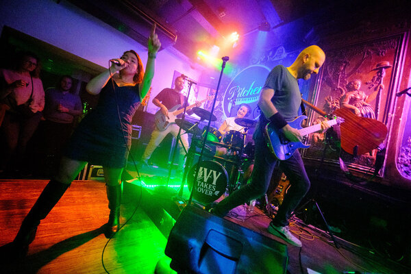 Ivy Takes Over @ Café Pitchers