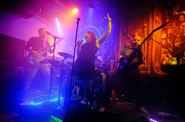 Ivy Takes Over @ Café Pitchers